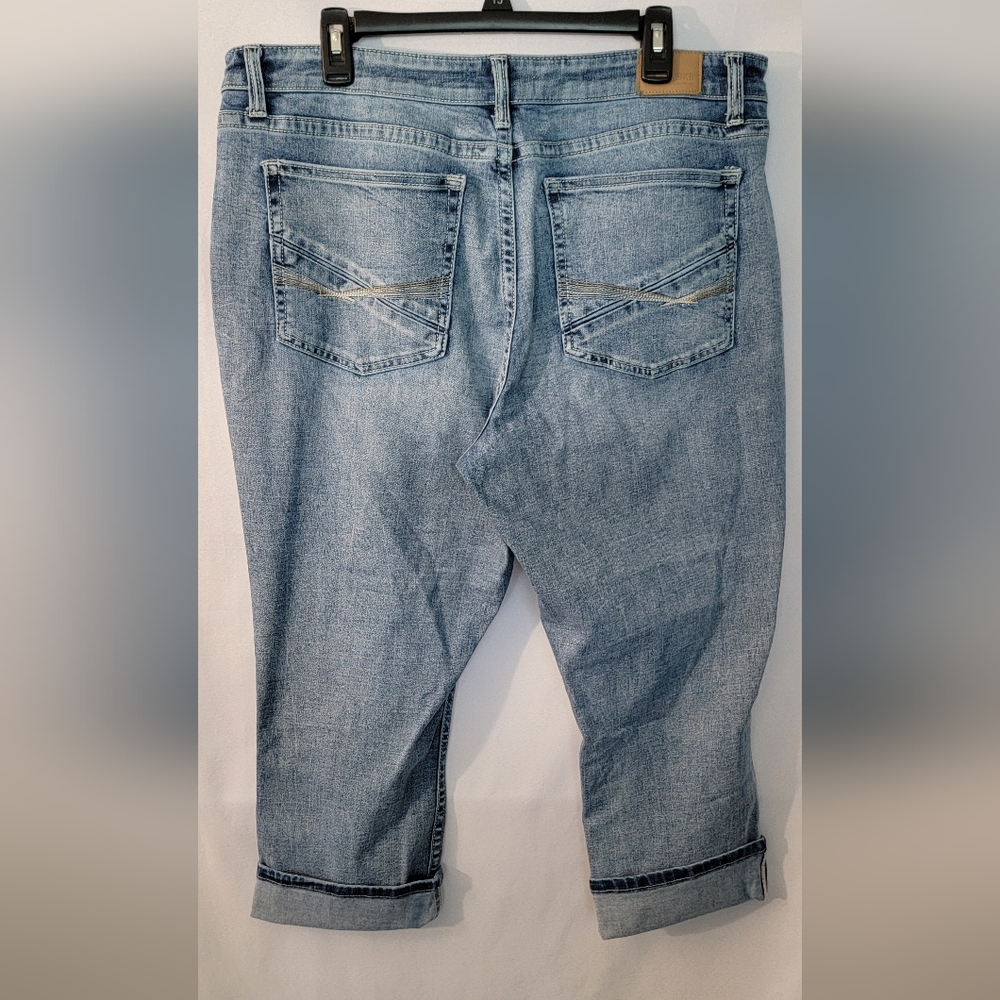 BKE Gabby Curvy Fit Ankle Length Jeans Size 34 (17-18) - Picture 7 of 11